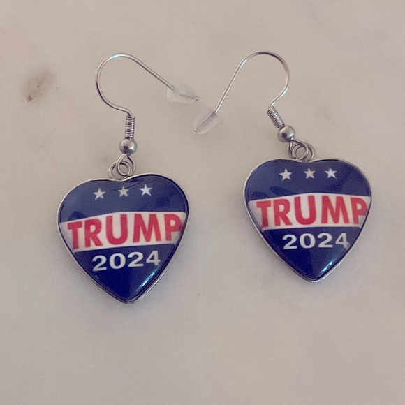 Trump Patriotic Earrings - Picture 1 of 3